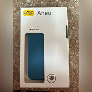 OtterBox Aneu Blue Heeler(Blue/Green) with MagSafe - IPhone 12/12 pro - NWT